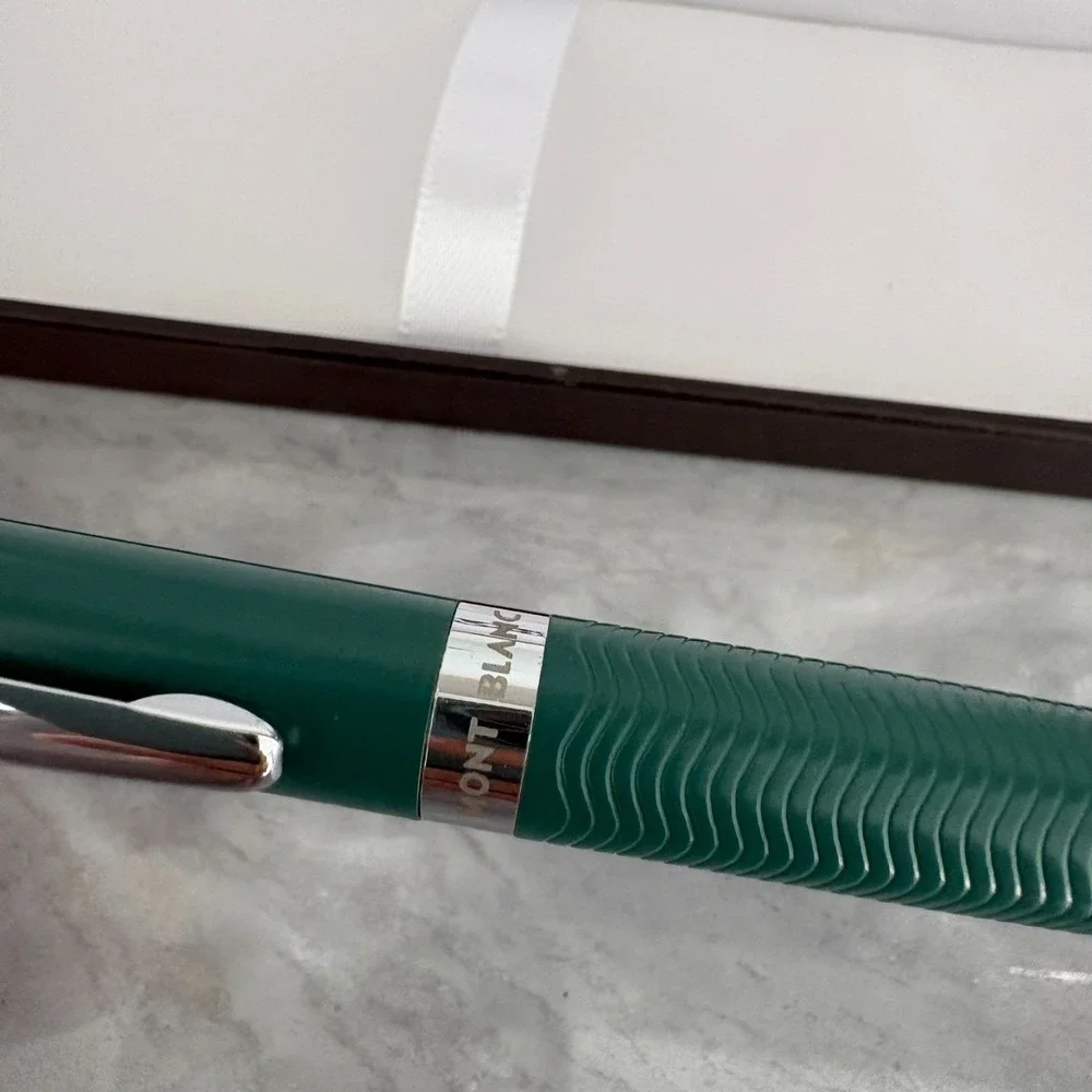NWB Mont Blanc Pix Emerald Green Platinum Coated Blue Ink Ballpoint Pen